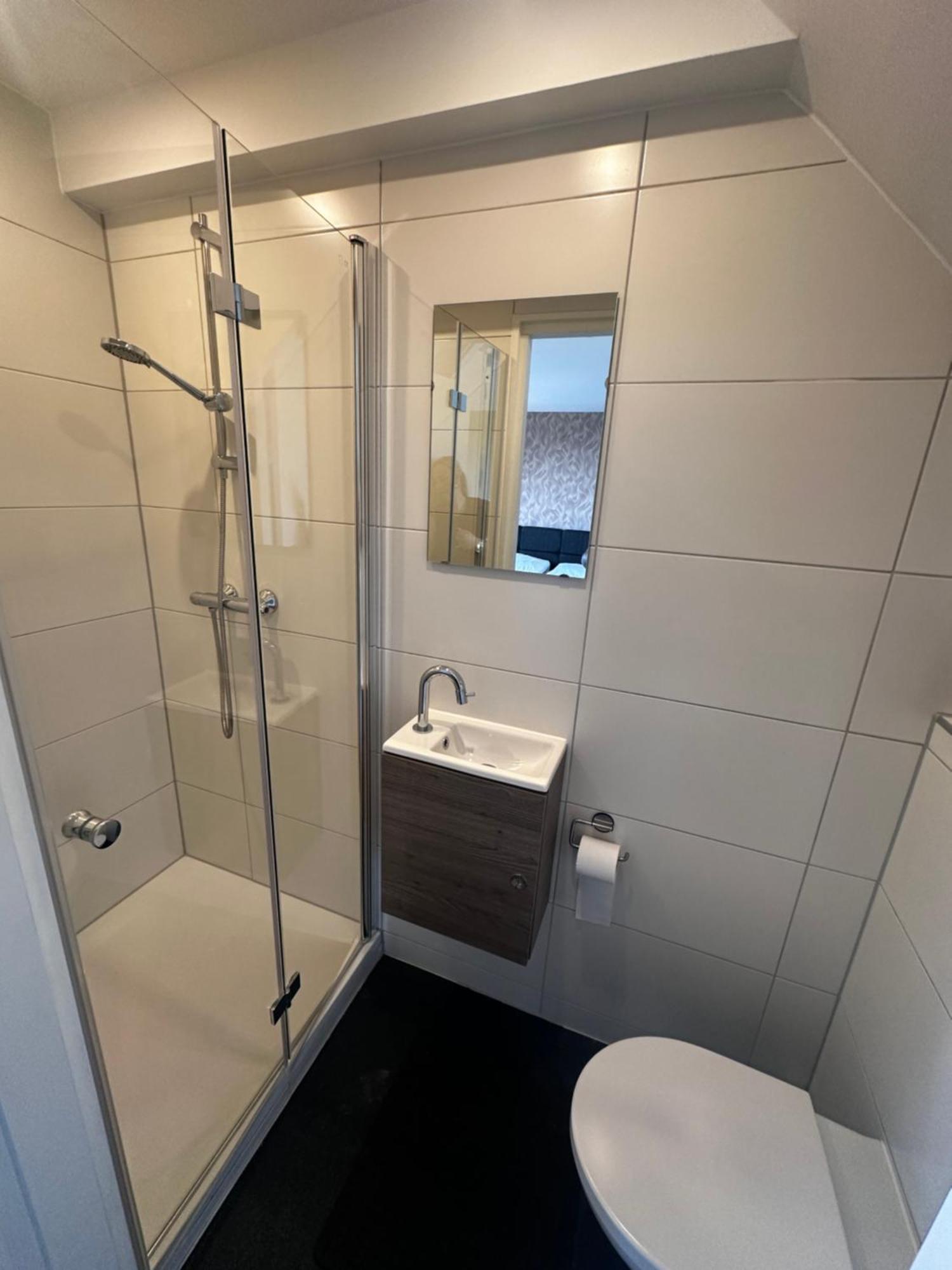 Eetcafe Punt Bed & Breakfast Roelofarendsveen Bagian luar foto